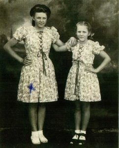 Siostry Aniela (z lewej strony) i Teresa