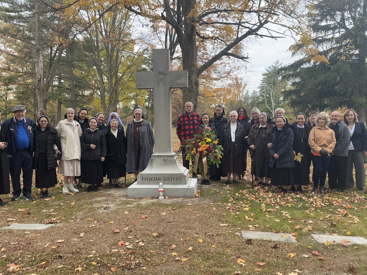 “Whole fields sown with love”: the WSDPAHS honors the departed Felician Sisters at the Holy Sepulchre Cemetery  